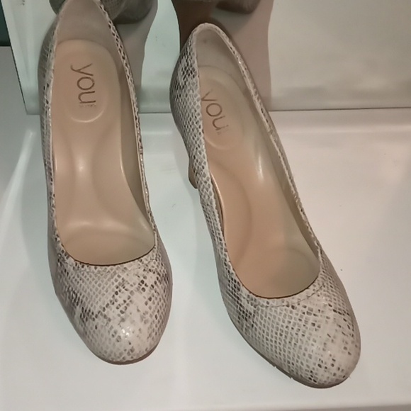 You By Crocs Animal Print Heels - Picture 2 of 8